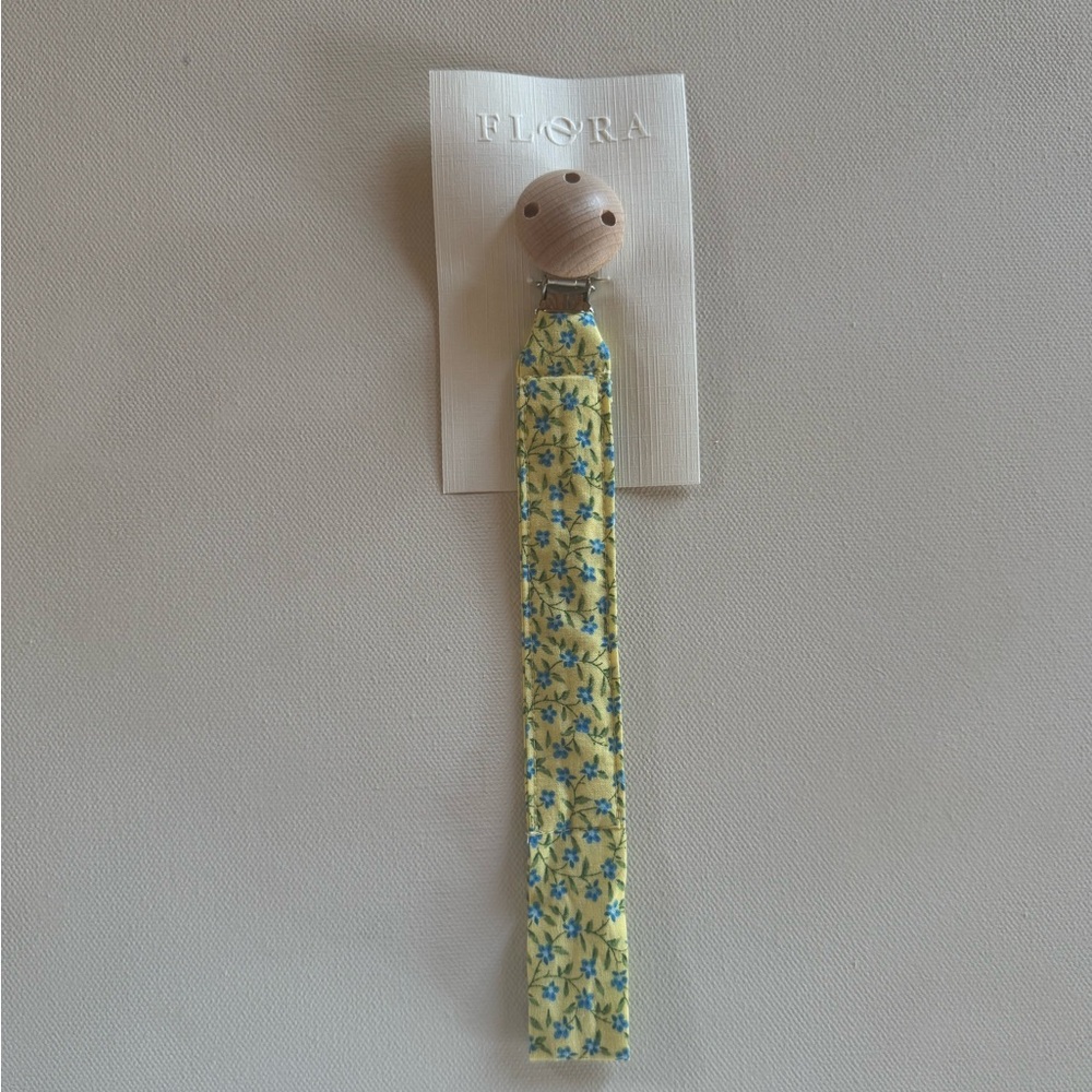 FLORA handmade vintage floral pacifier clip with wooden clip